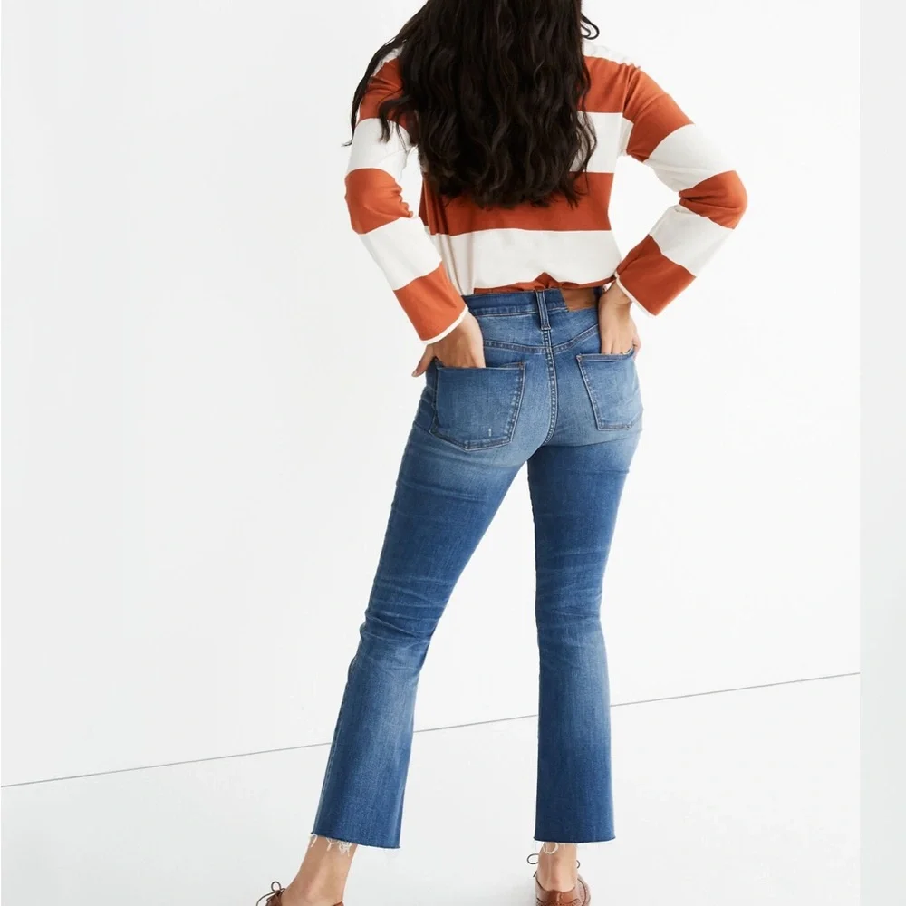 Cali Demi-Boot Jeans in Daly Wash: Button-Front Edition - Picture 5 of 11